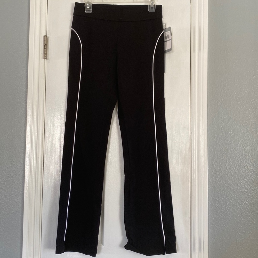 Danskin yoga pants with white trim size small